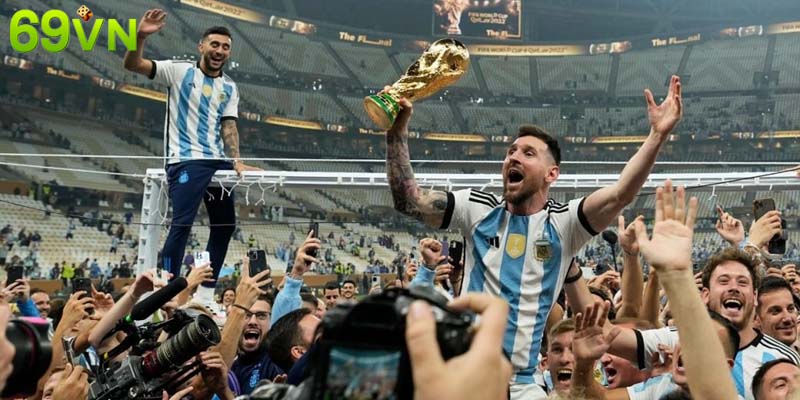 World Cup có những phiên bản nào và thời gian tổ chức ra sao?